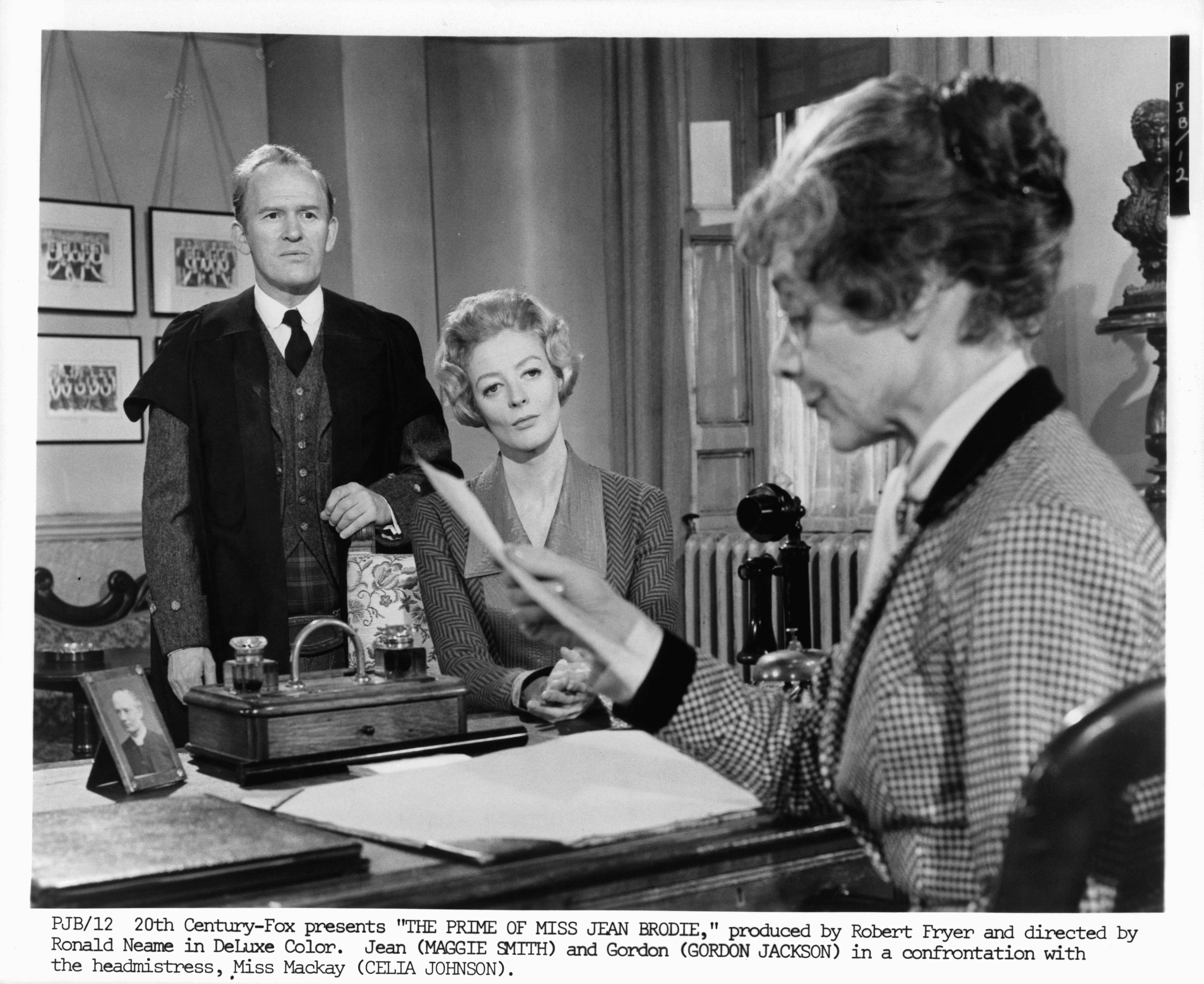 Still of Maggie Smith, Gordon Jackson and Celia Johnson in The Prime of Miss Jean Brodie (1969)