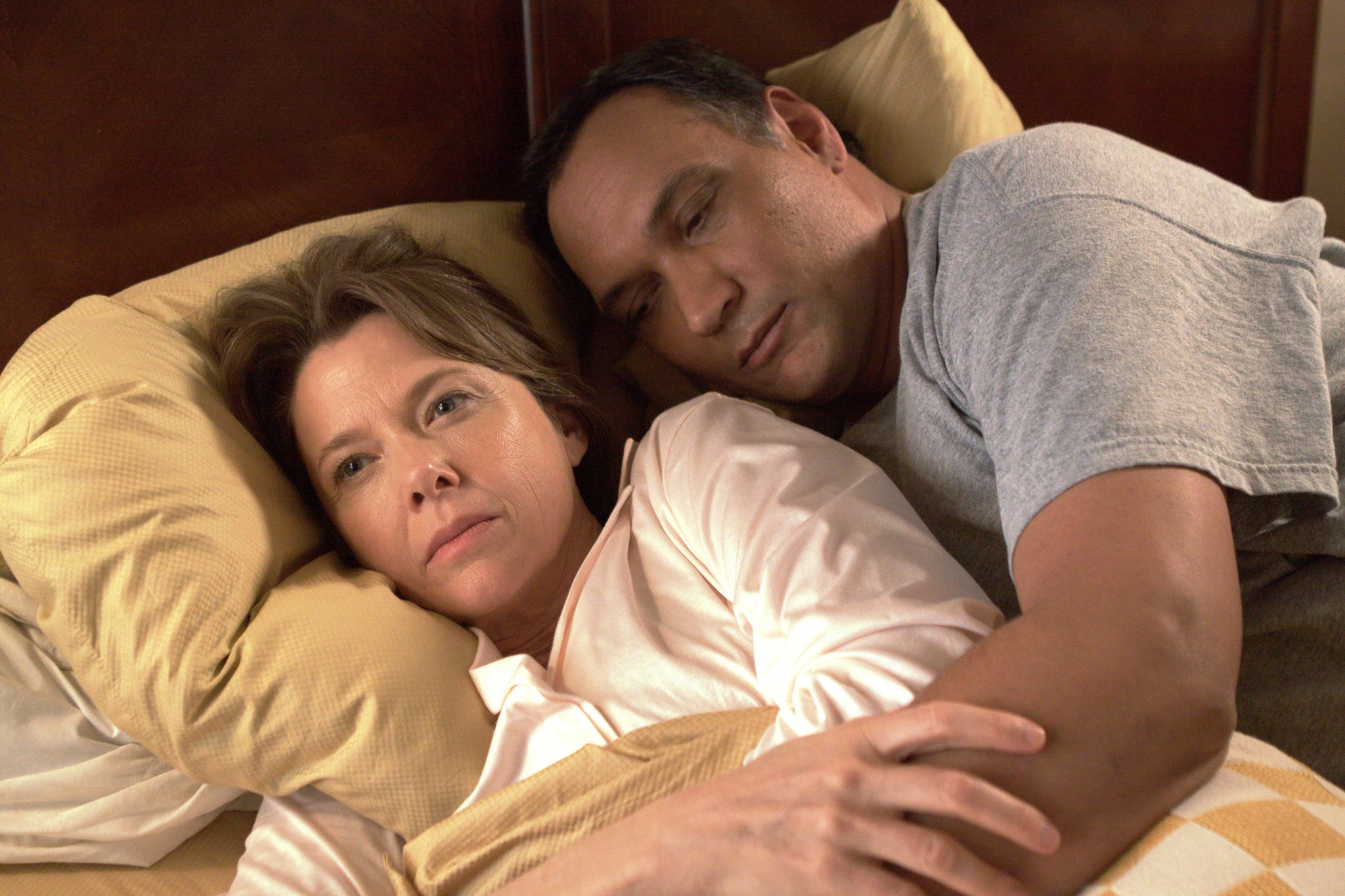 Still of Annette Bening and Jimmy Smits in Mother and Child (2009)