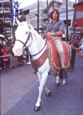 Kevin Sorbo at event of Kull the Conqueror (1997)