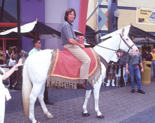 Kevin Sorbo at event of Kull the Conqueror (1997)