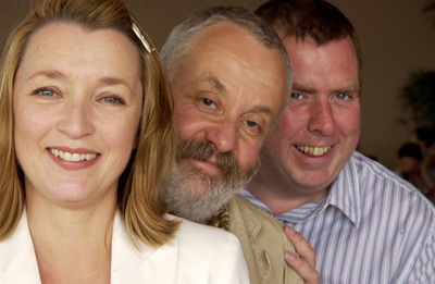 Timothy Spall, Mike Leigh and Lesley Manville at event of All or Nothing (2002)