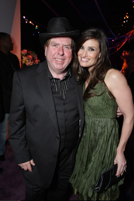 Timothy Spall and Idina Menzel at event of Enchanted (2007)
