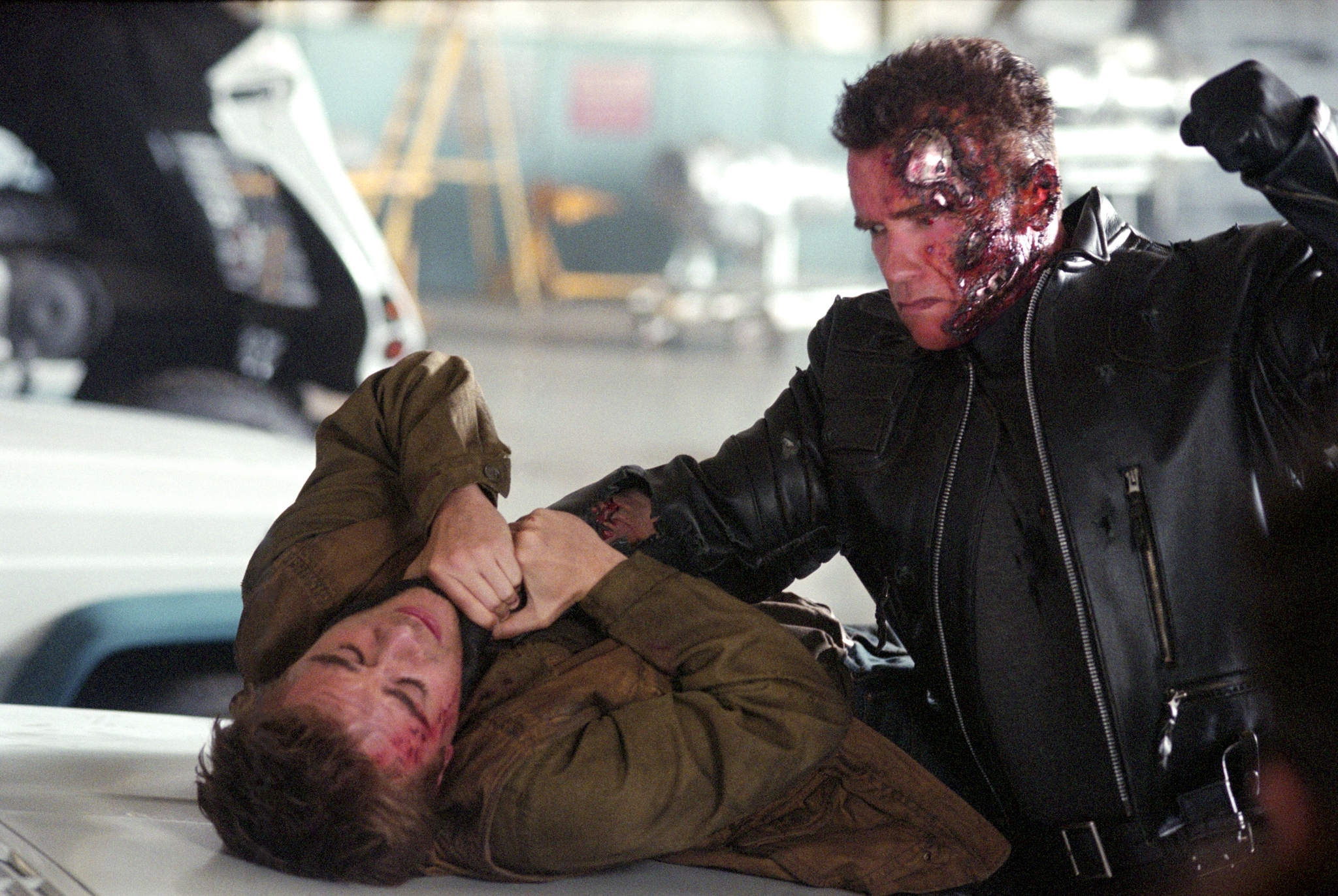 Still of Arnold Schwarzenegger and Nick Stahl in Terminator 3: Rise of the Machines (2003)