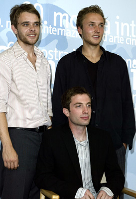 Nick Stahl, Jacob Tierney and Joshua Close at event of Twist (2003)