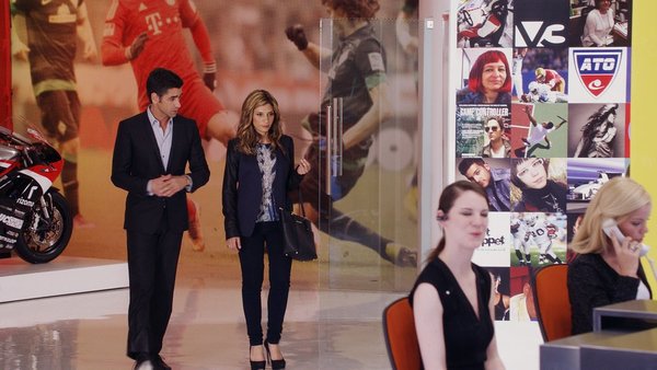 Still of John Stamos and Callie Thorne in Necessary Roughness (2011)