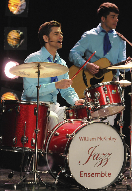 Still of John Stamos in Glee (2009)