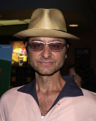 Fisher Stevens at event of The Château (2001)