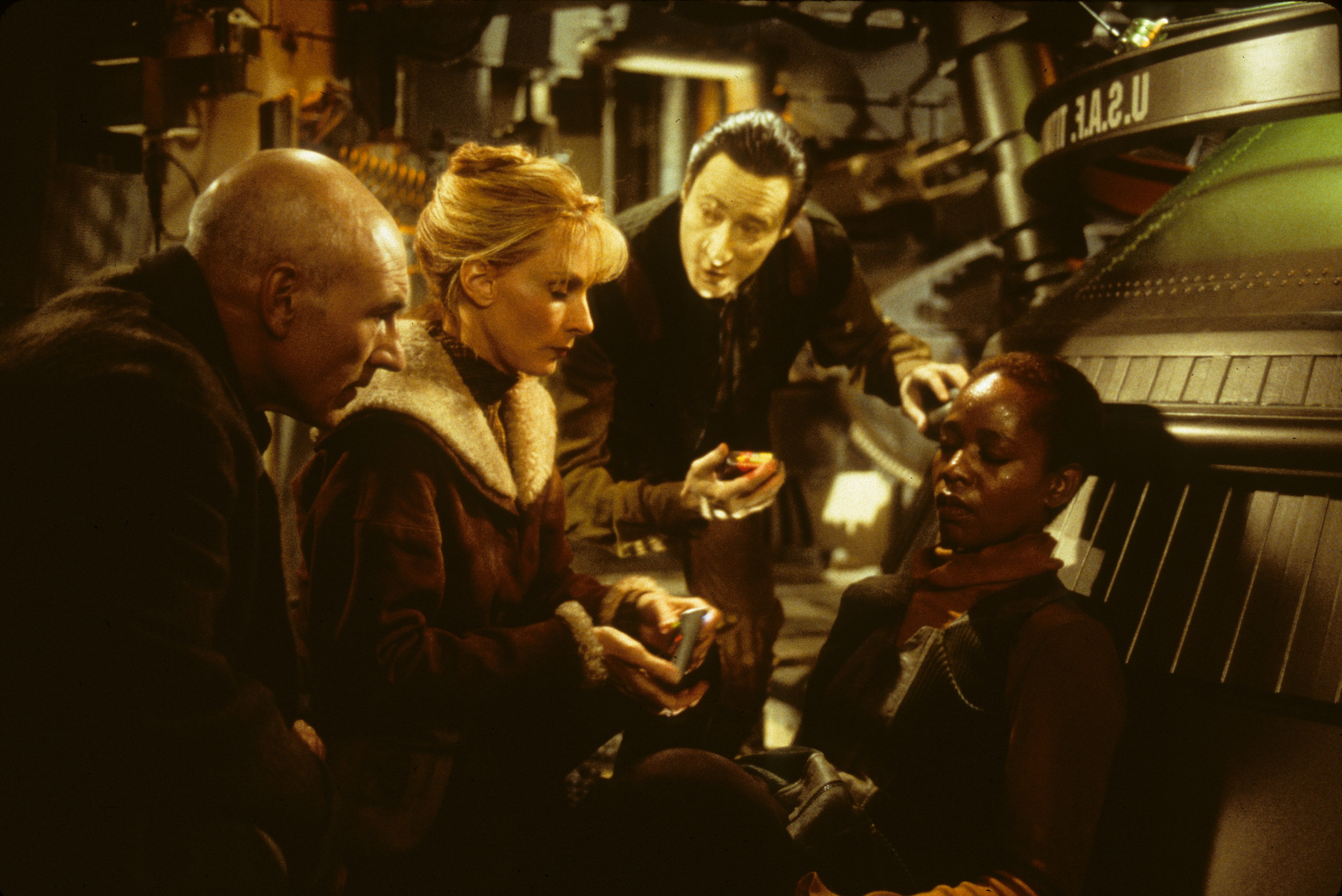 Still of Gates McFadden, Brent Spiner, Patrick Stewart and Alfre Woodard in Star Trek: First Contact (1996)