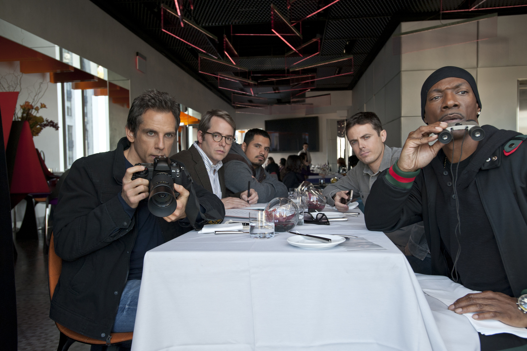 Still of Matthew Broderick, Casey Affleck, Ben Stiller and Michael Peña in Dangoraizio apiplesimas (2011)