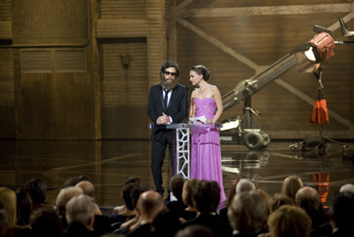 Presenters Ben Stiller (left) and Natalie Portman during the live ABC Telecast of the 81st Annual Academy Awards® from the Kodak Theatre, in Hollywood, CA Sunday, February 22, 2009.