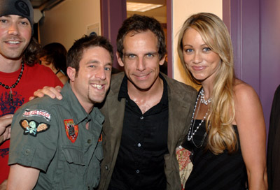 Ben Stiller, Christine Taylor, Elliott Yamin and Ace Young at event of American Idol: The Search for a Superstar (2002)