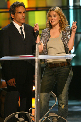 Drew Barrymore and Ben Stiller at event of MTV Video Music Awards 2003 (2003)