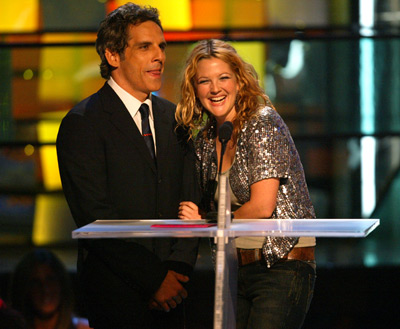 Drew Barrymore and Ben Stiller at event of MTV Video Music Awards 2003 (2003)