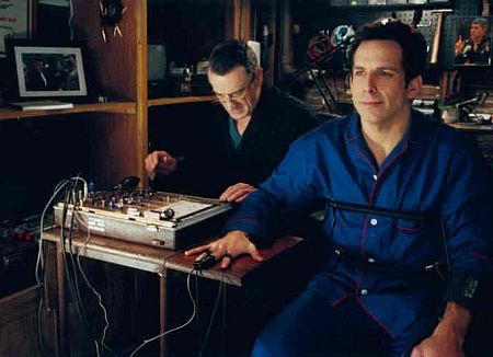 Still of Robert De Niro and Ben Stiller in Paskutinis tevu isbandymas (2000)