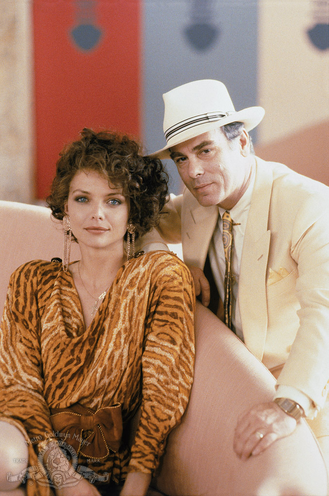 Still of Michelle Pfeiffer and Dean Stockwell in Married to the Mob (1988)