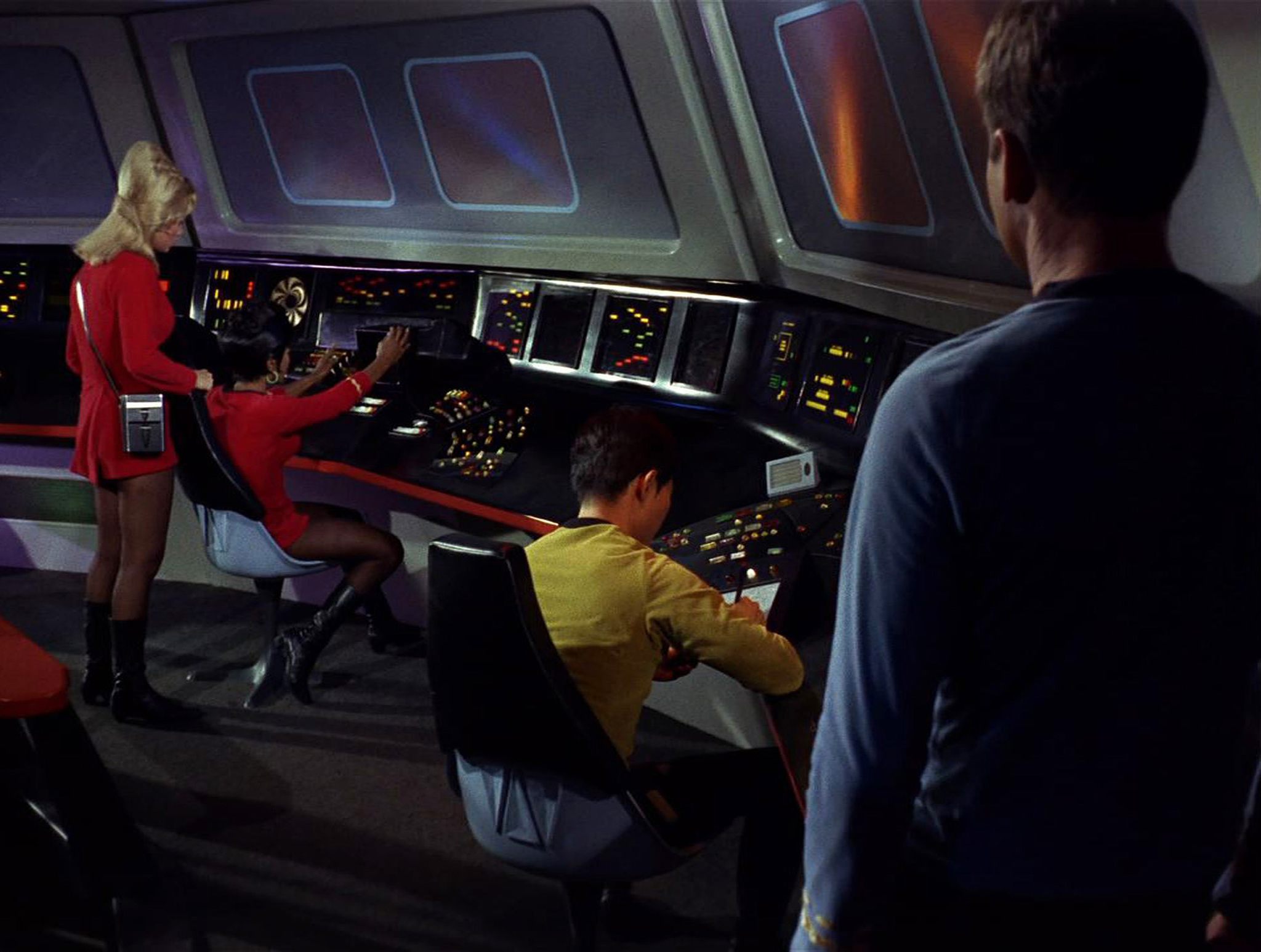 Still of DeForest Kelley, George Takei, Nichelle Nichols and Grace Lee Whitney in Star Trek (1966)