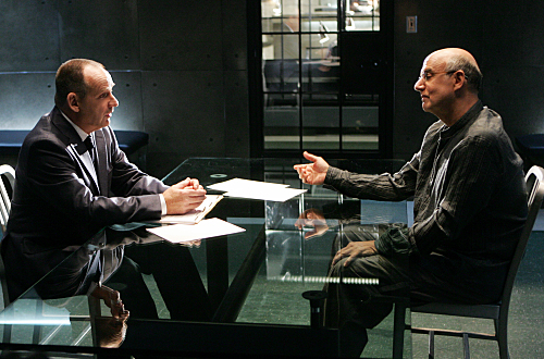Still of Jeffrey Tambor and Paul Guilfoyle in CSI kriminalistai (2000)