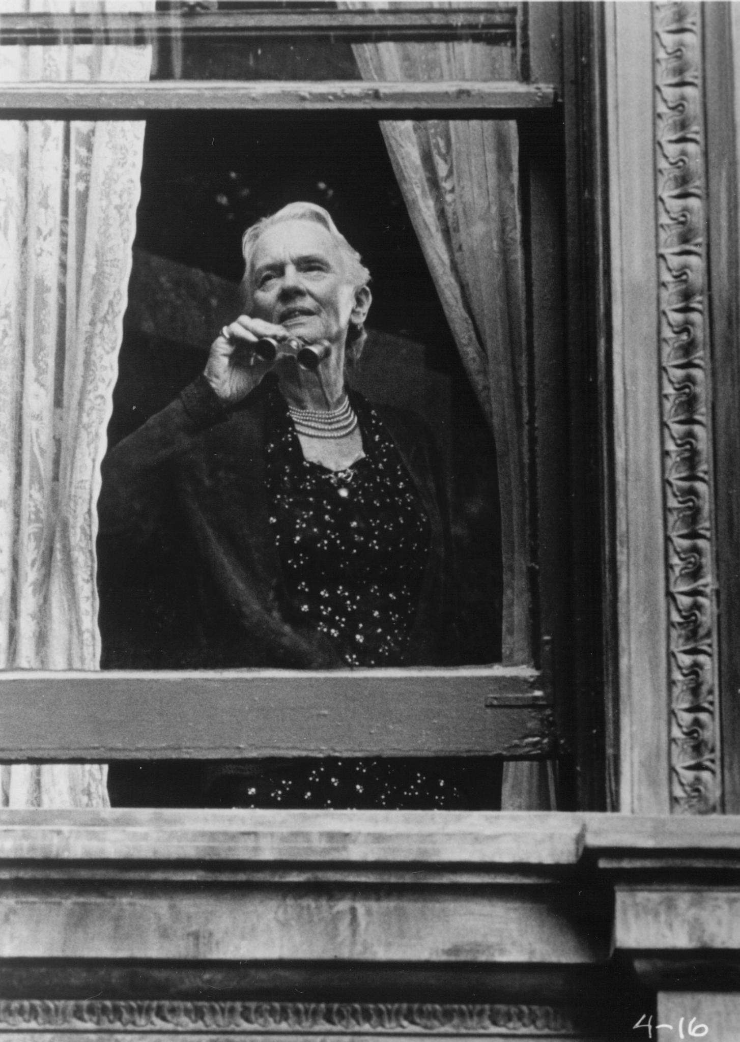 Still of Jessica Tandy in The House on Carroll Street (1988)