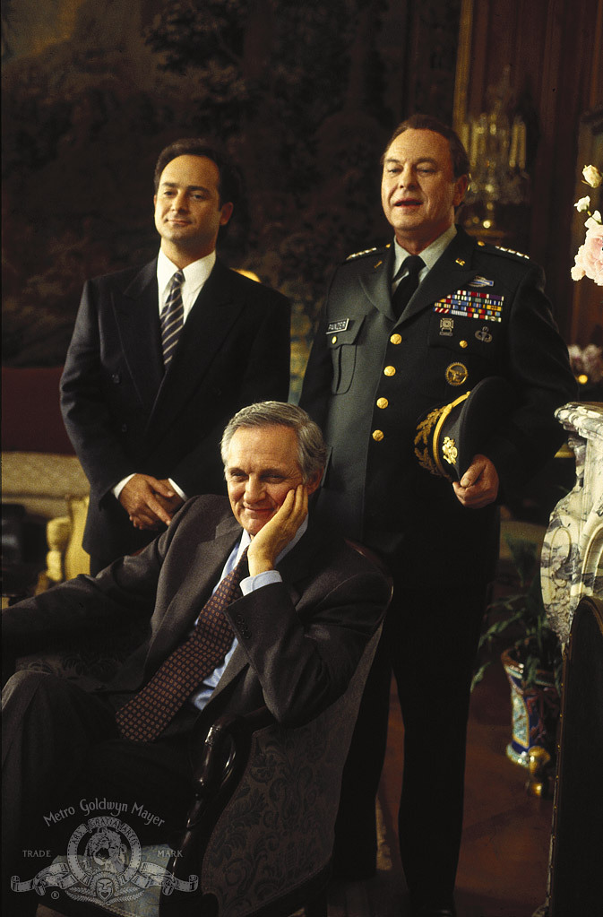 Still of Alan Alda, Kevin Pollak and Rip Torn in Canadian Bacon (1995)