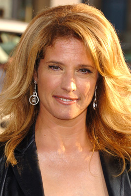 Nancy Travis at event of The Sisterhood of the Traveling Pants (2005)