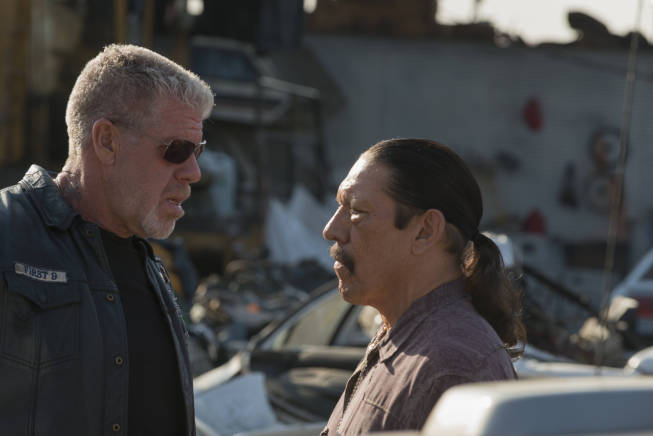 Still of Ron Perlman and Danny Trejo in Sons of Anarchy (2008)