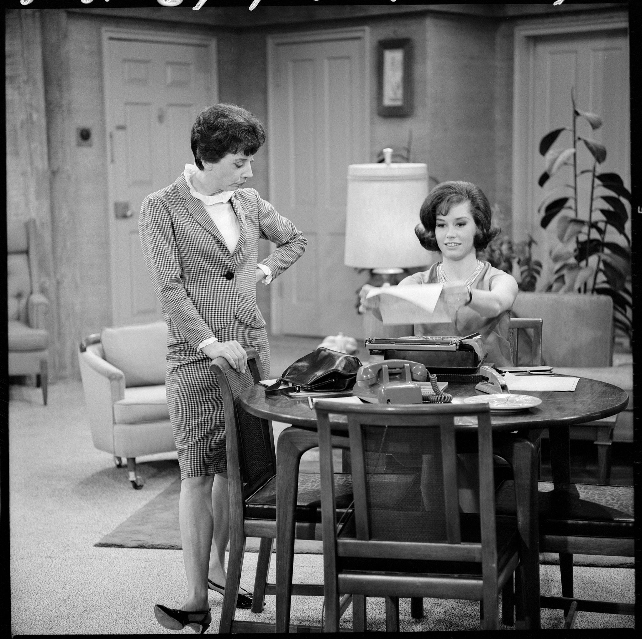 Still of Mary Tyler Moore, Dick Van Dyke and Ann Morgan in The Dick Van Dyke Show (1961)