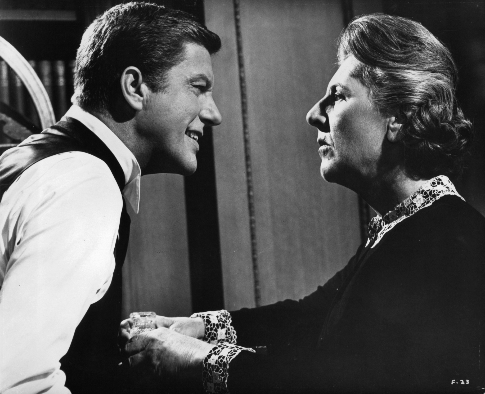 Still of Dick Van Dyke and Anne Seymour in Fitzwilly (1967)