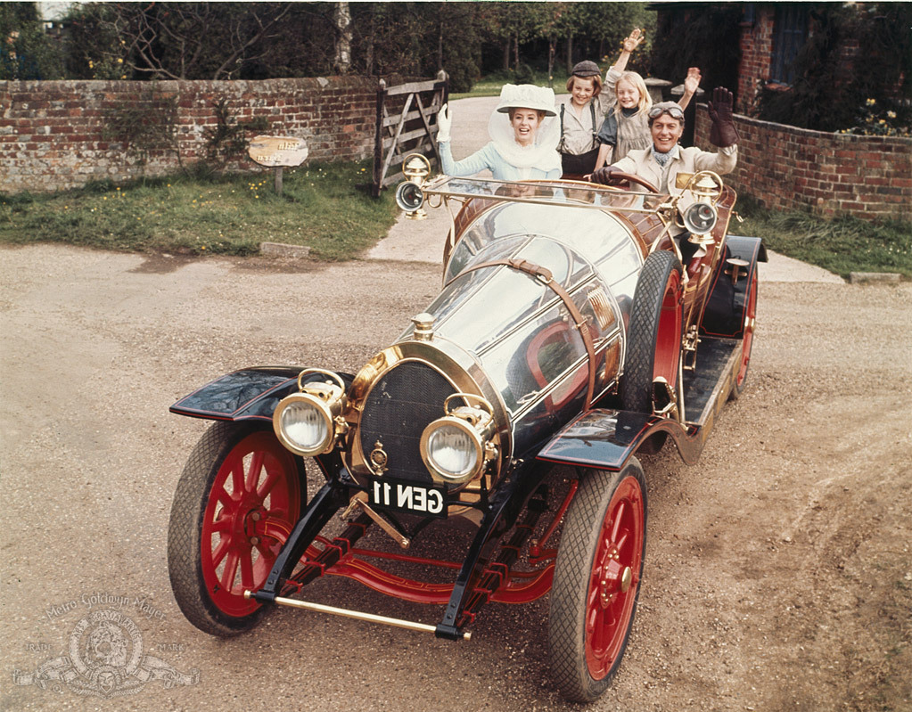 Still of Dick Van Dyke, Adrian Hall, Sally Ann Howes and Heather Ripley in Chitty Chitty Bang Bang (1968)