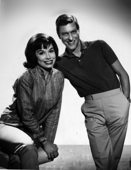 Mary Tyler Moore and Dick Van Dyke in Pioneers of Television (2008)