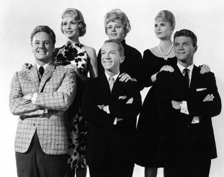 V. Johnson, J. Leigh, Ray Walston, S. Winters, J. Slate, M. Hyer. Wives And Lovers (1963) 0057688 Paramount