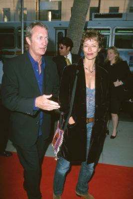 Bryan Brown and Rachel Ward at event of On the Beach (2000)