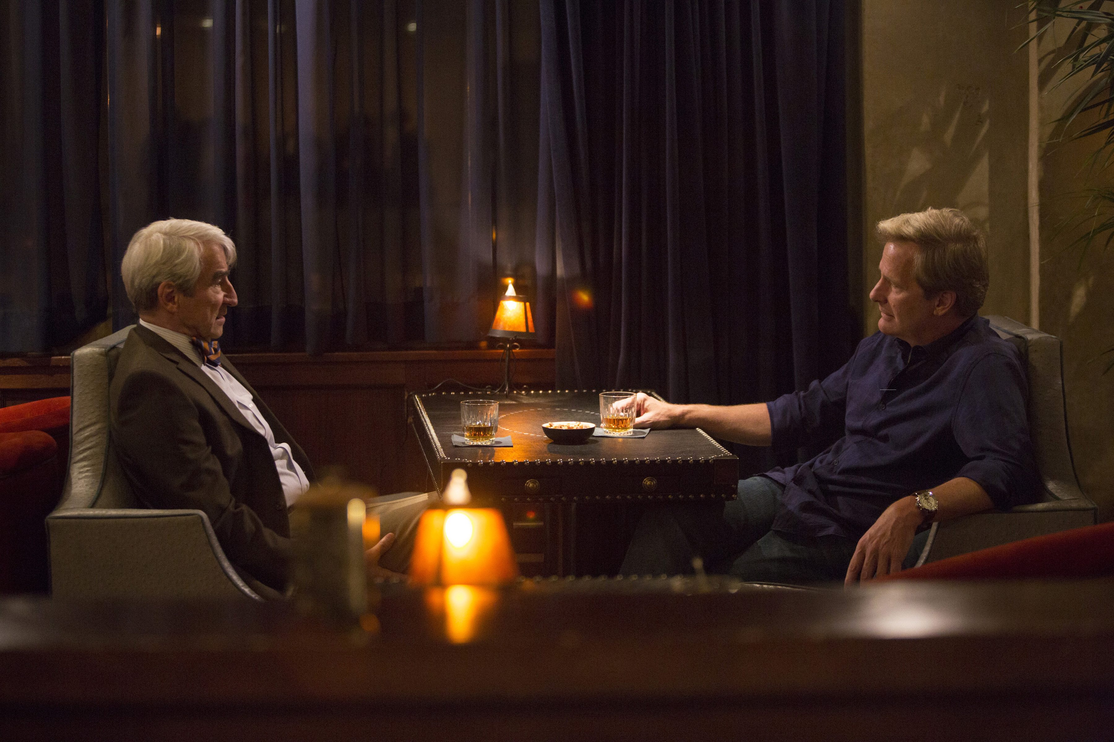 Still of Jeff Daniels and Sam Waterston in The Newsroom (2012)