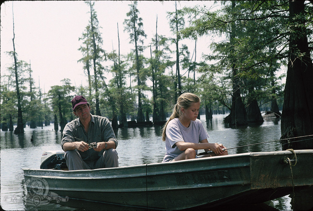 Still of Reese Witherspoon and Sam Waterston in The Man in the Moon (1991)