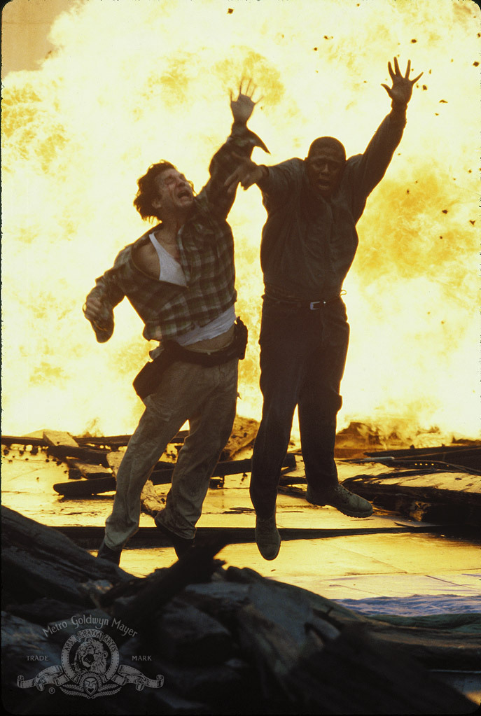 Still of Jeff Bridges and Forest Whitaker in Blown Away (1994)