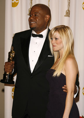 Reese Witherspoon and Forest Whitaker at event of The 79th Annual Academy Awards (2007)