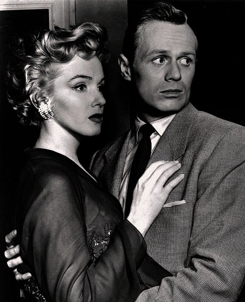 Still of Marilyn Monroe and Richard Widmark in Don't Bother to Knock (1952)