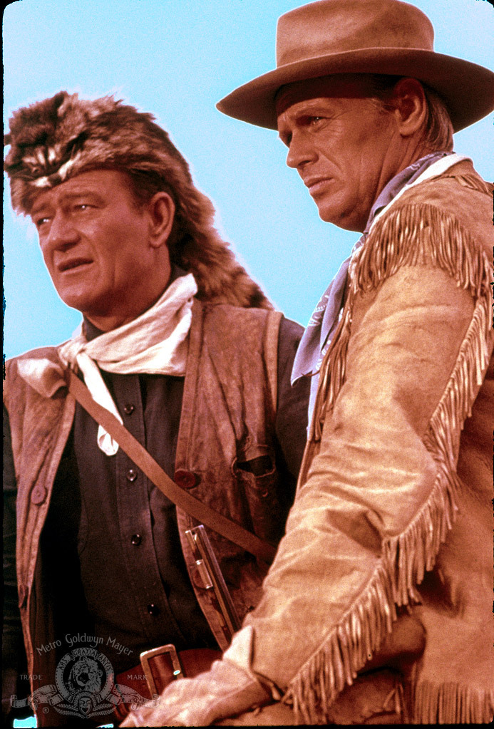 Still of John Wayne and Richard Widmark in The Alamo (1960)