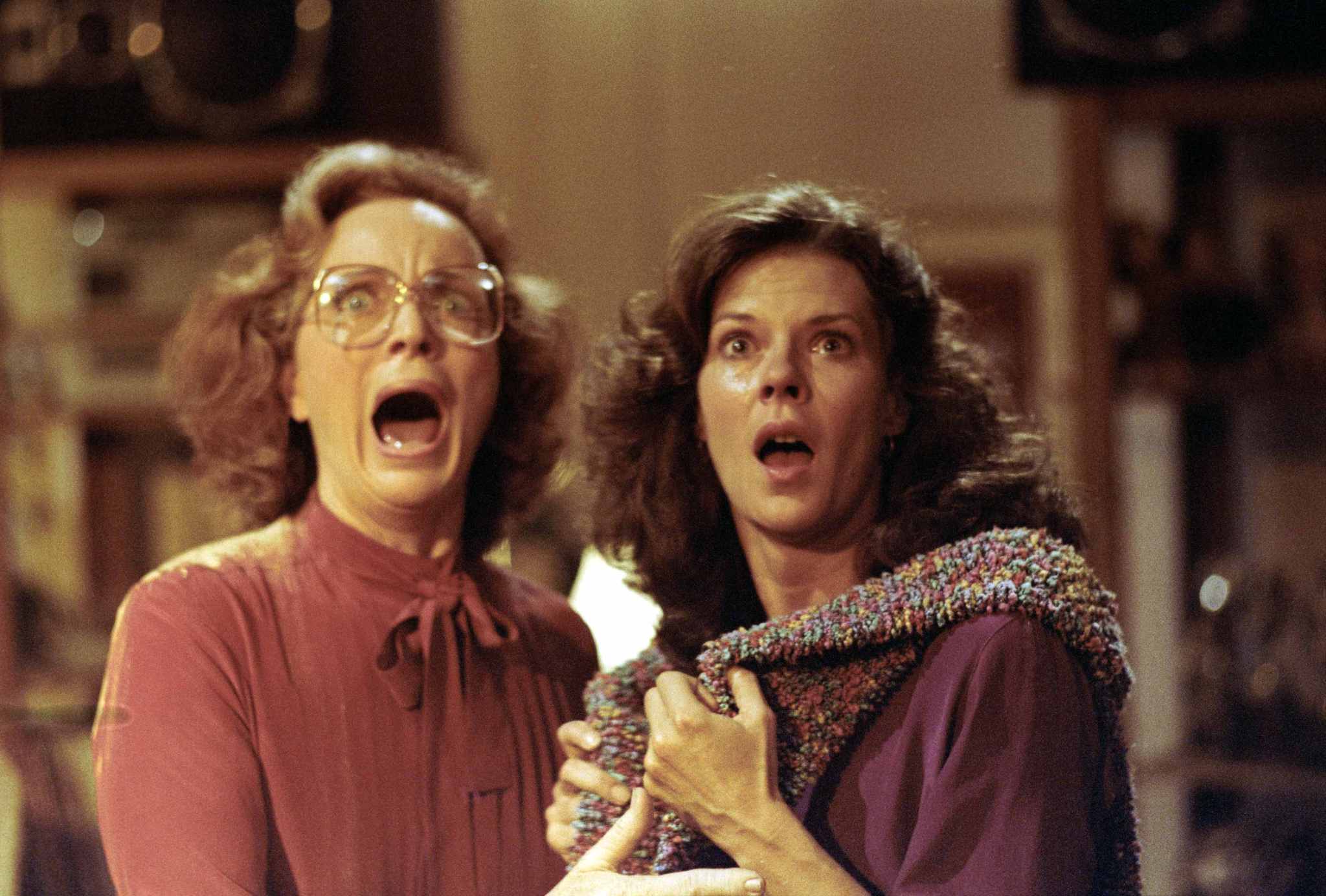 Still of JoBeth Williams and Beatrice Straight in Poltergeist (1982)