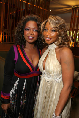 Oprah Winfrey and Mary J. Blige at event of The 79th Annual Academy Awards (2007)