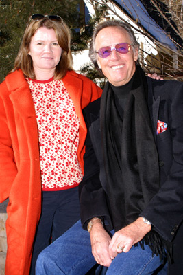 Peter Fonda and Mare Winningham at event of The Maldonado Miracle (2003)