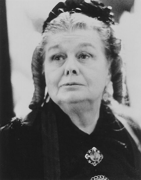 Still of Shelley Winters in The Portrait of a Lady (1996)
