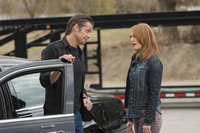 Still of Alicia Witt and Timothy Olyphant in Justified (2010)