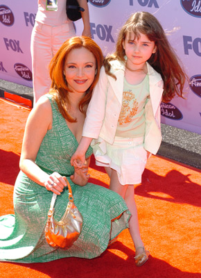 Amy Yasbeck at event of American Idol: The Search for a Superstar (2002)