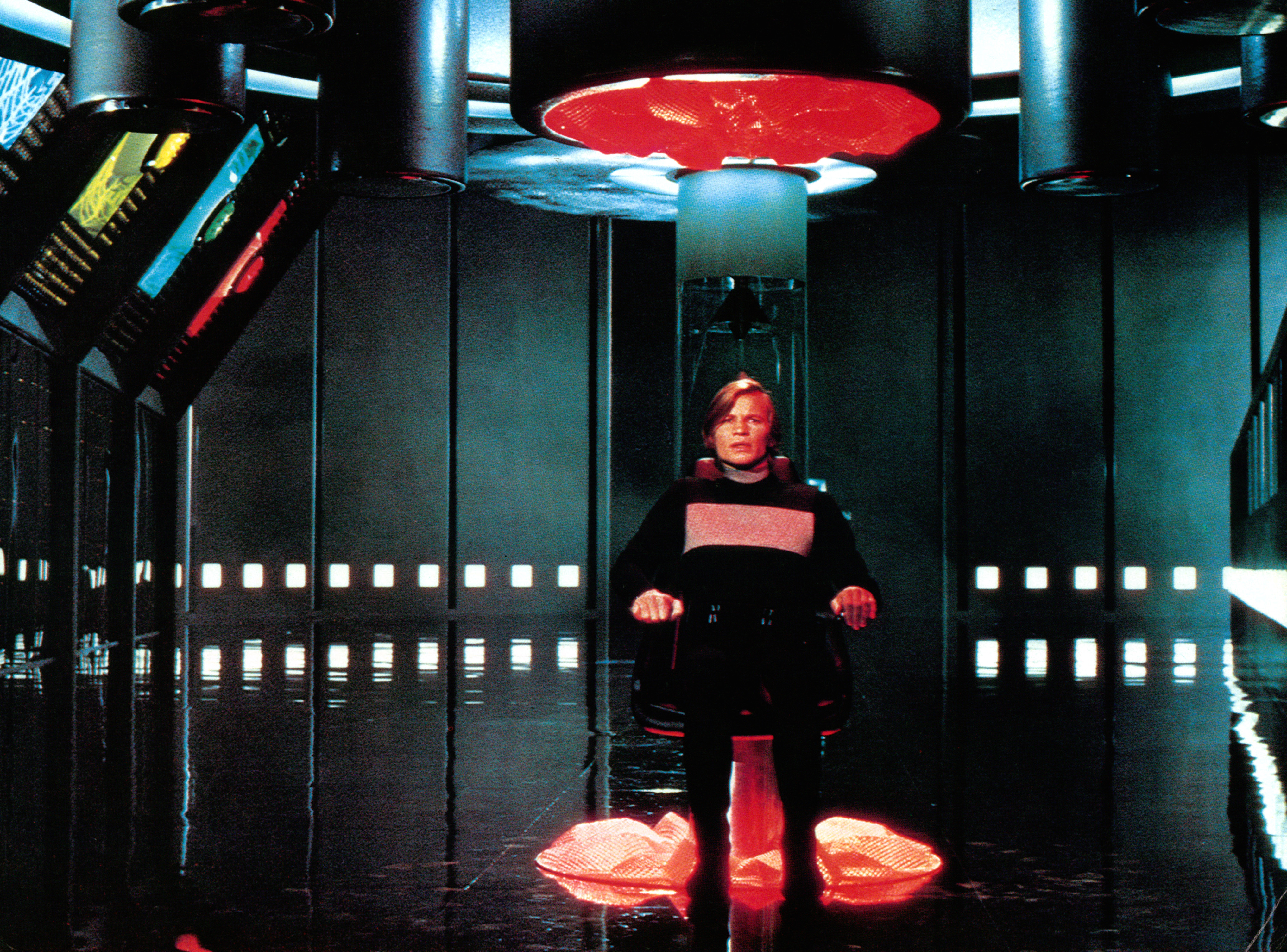 Still of Michael York in Logan's Run (1976)