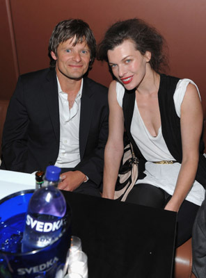 Milla Jovovich and Steve Zahn at event of Management (2008)