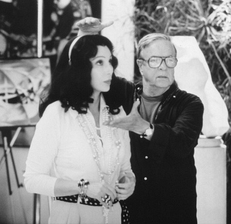 Cher and Franco Zeffirelli in Arbatele su Musoliniu (1999)