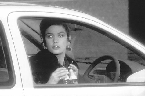 Still of Catherine Zeta-Jones in Entrapment (1999)