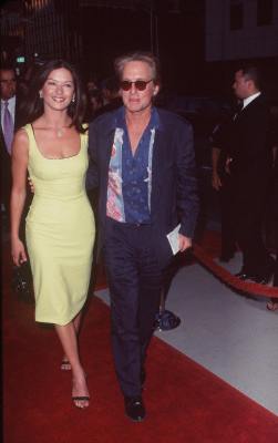 Michael Douglas and Catherine Zeta-Jones at event of The Muse (1999)