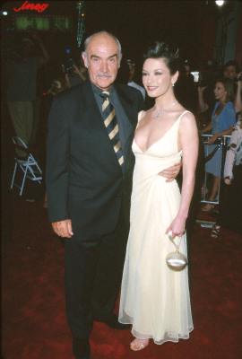 Sean Connery and Catherine Zeta-Jones at event of Entrapment (1999)