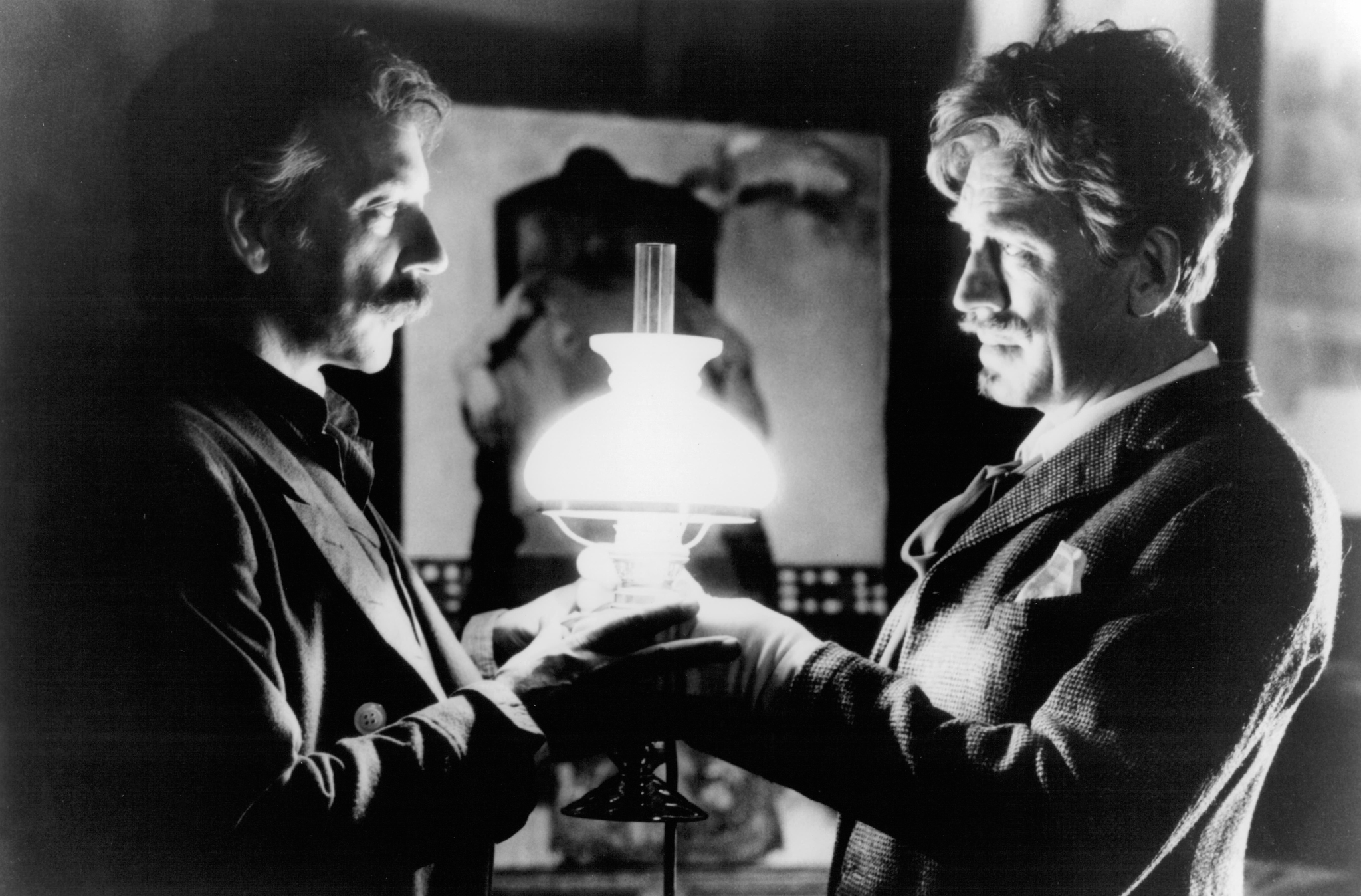 Still of Donald Sutherland and Max von Sydow in Oviri (1986)